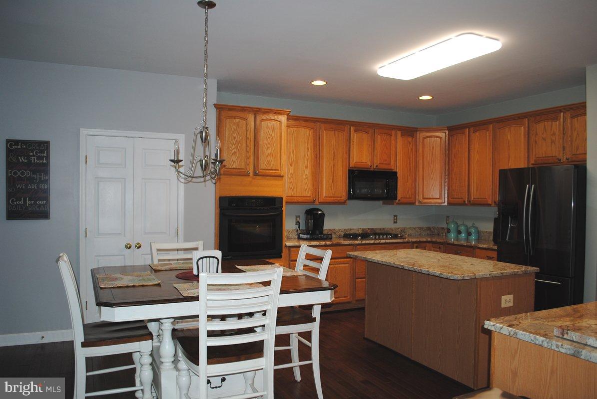 CROSS POINT - Residential Lease