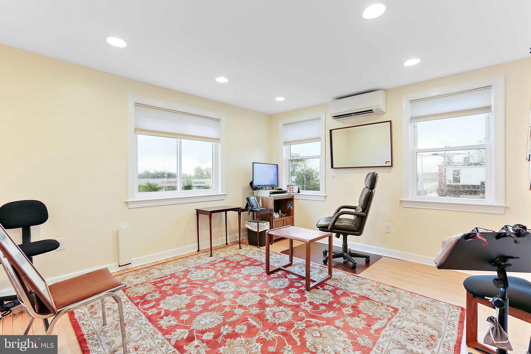 GREEKTOWN - Residential