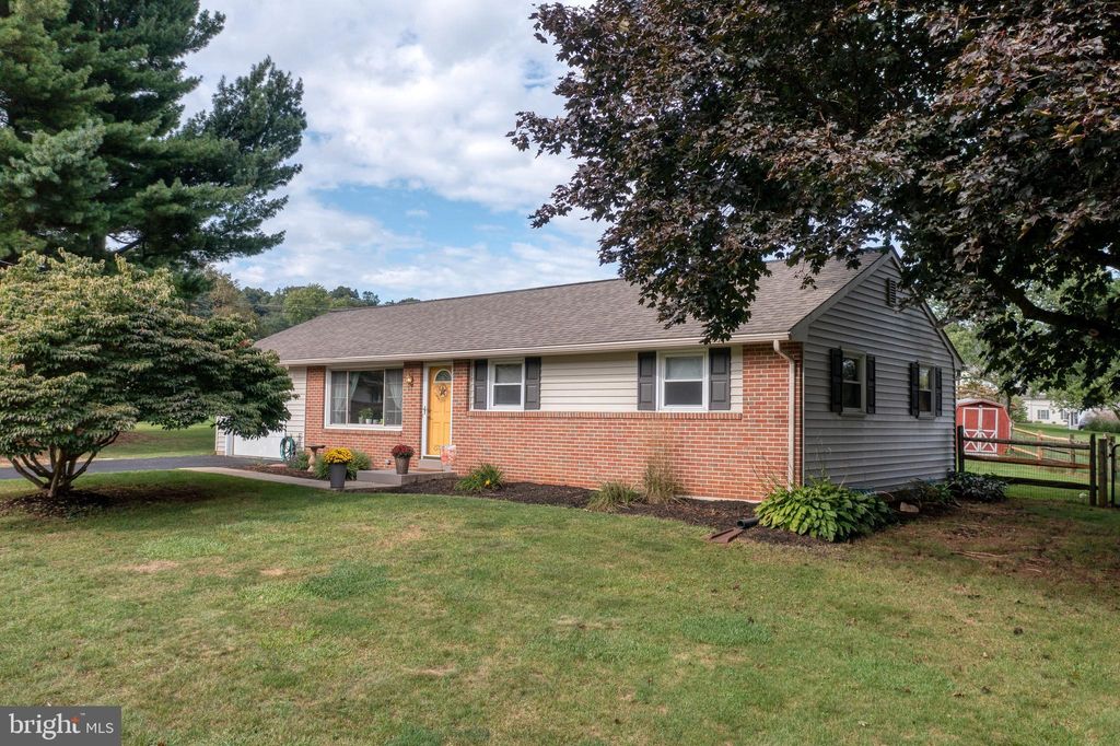 Photo of 28 MARY DR, GAP, PA 17527 (MLS # PALA2041128)
