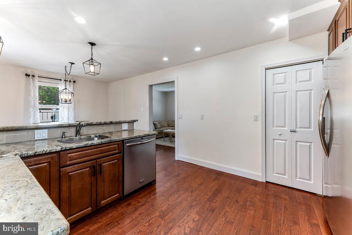 LYNNWOOD - Residential