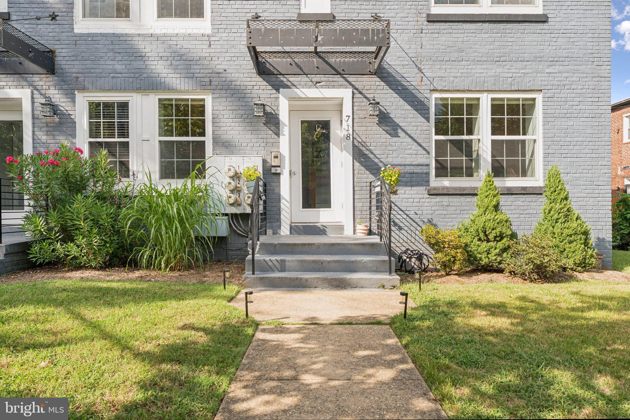 718 JACKSON STREET NE 1