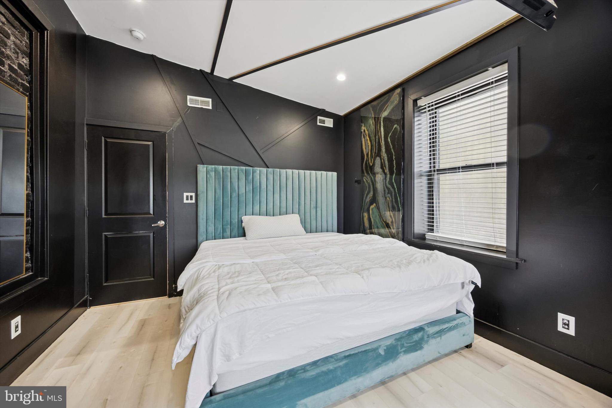 STRAWBERRY MANSION - Residential Income