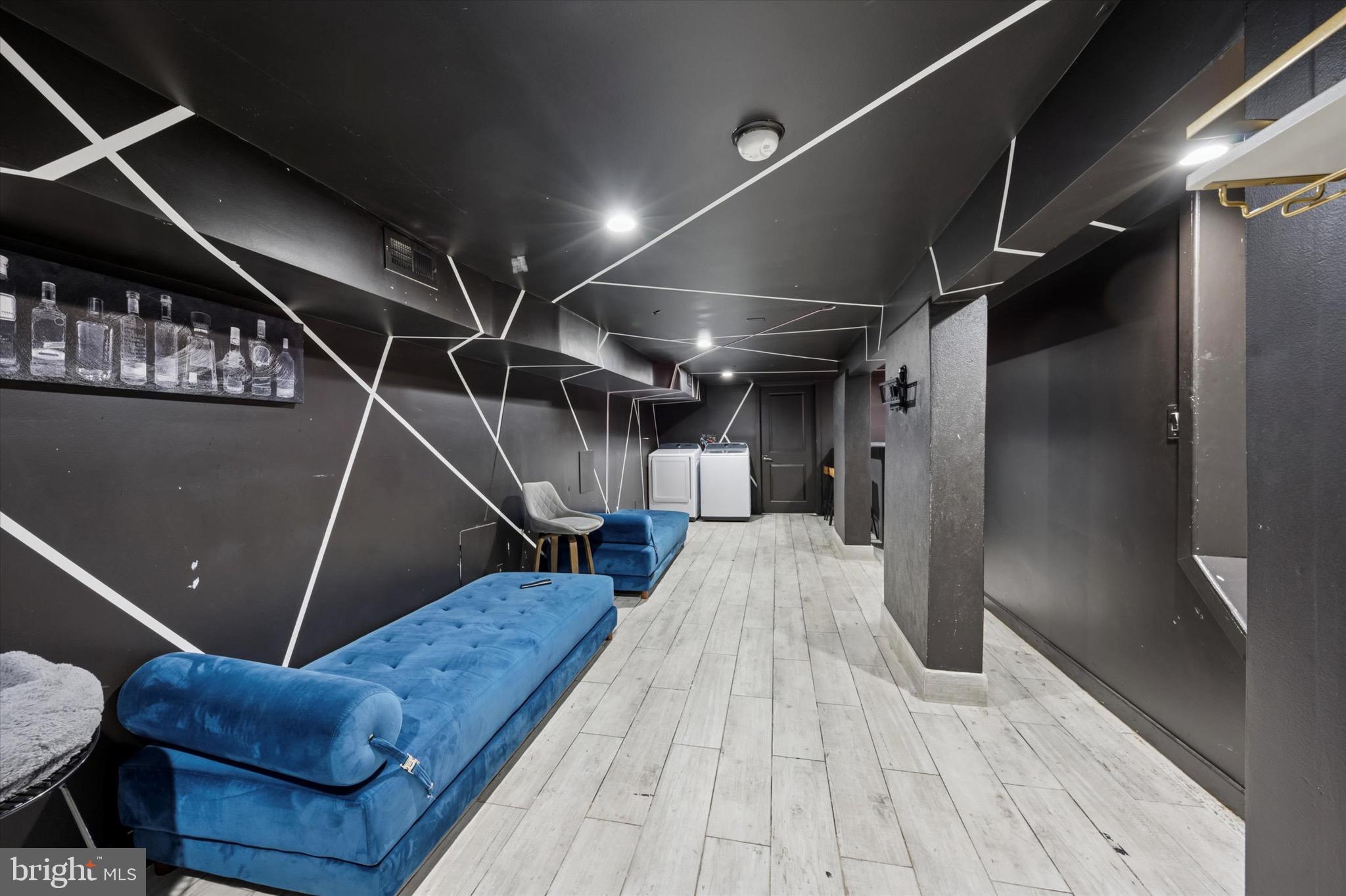 STRAWBERRY MANSION - Residential Income