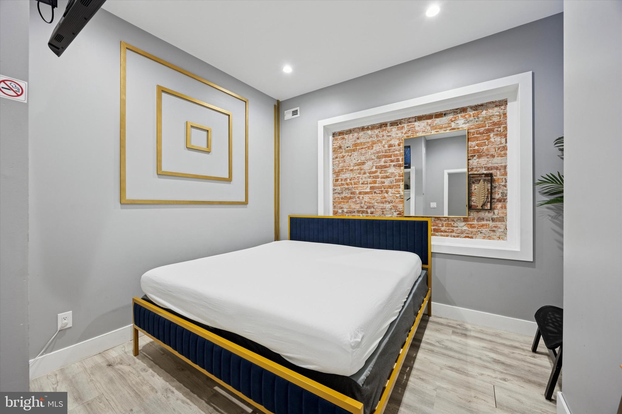 STRAWBERRY MANSION - Residential Income