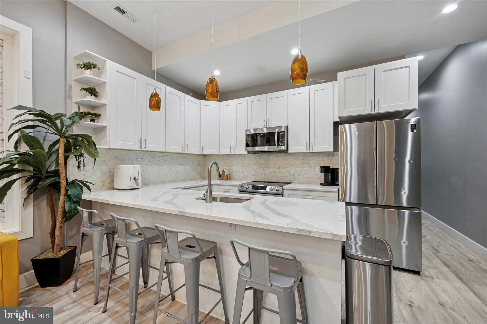 STRAWBERRY MANSION - Residential Income