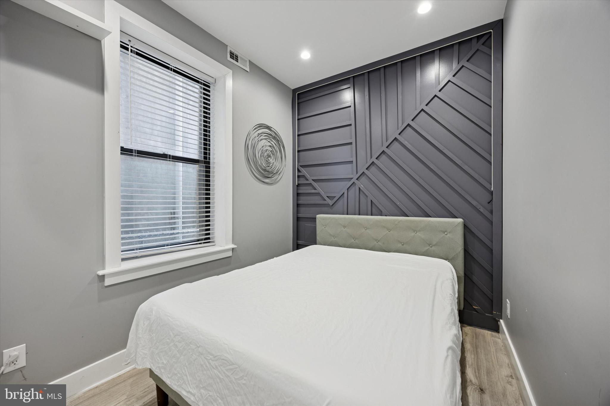 STRAWBERRY MANSION - Residential Income