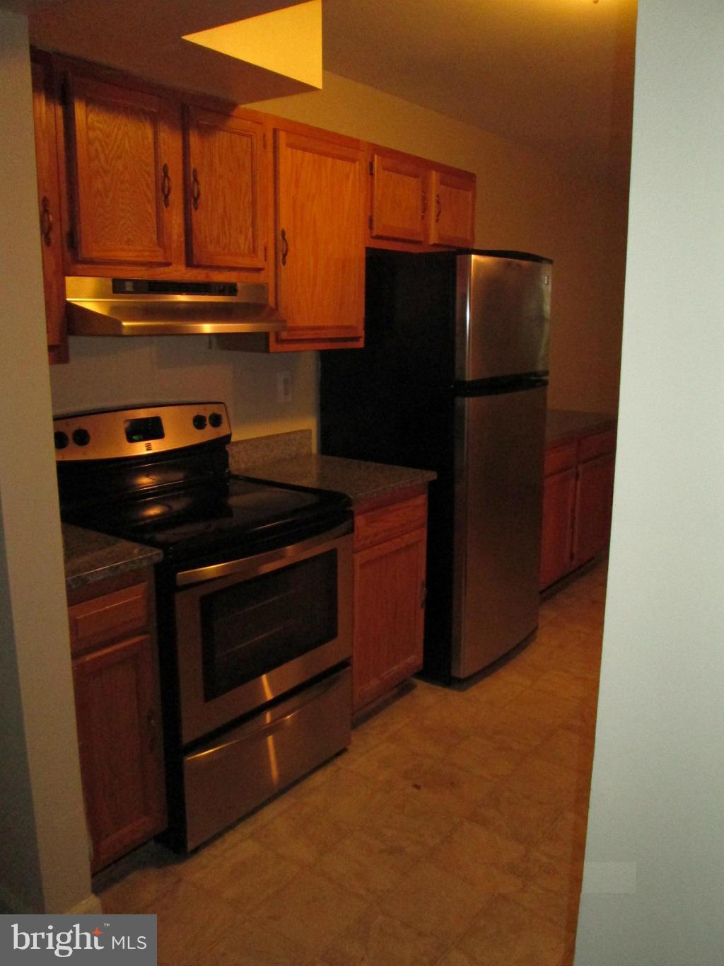 GLASSMANOR - Residential Lease