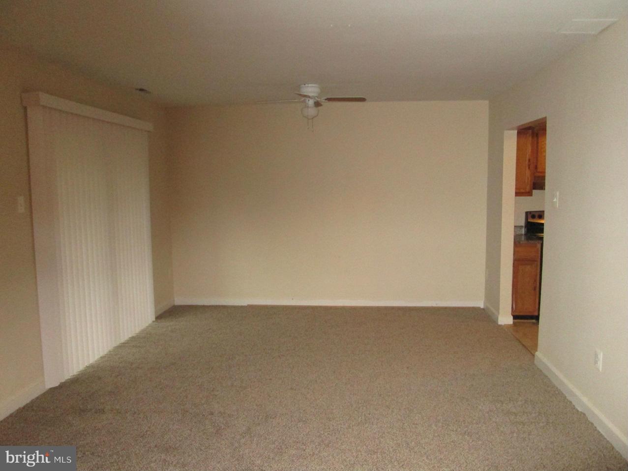 GLASSMANOR - Residential Lease