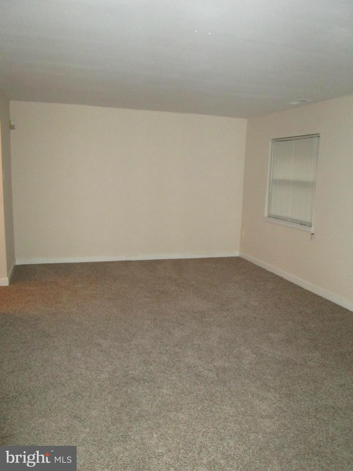 GLASSMANOR - Residential Lease