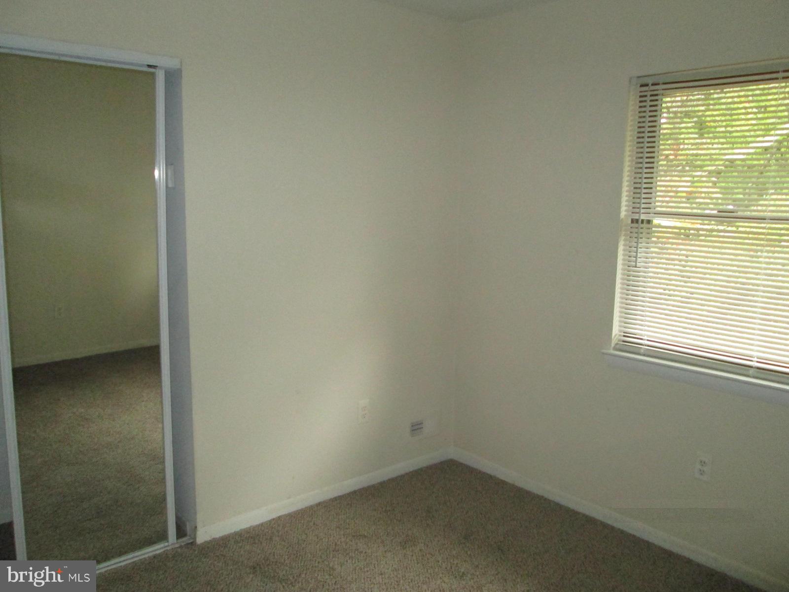 GLASSMANOR - Residential Lease