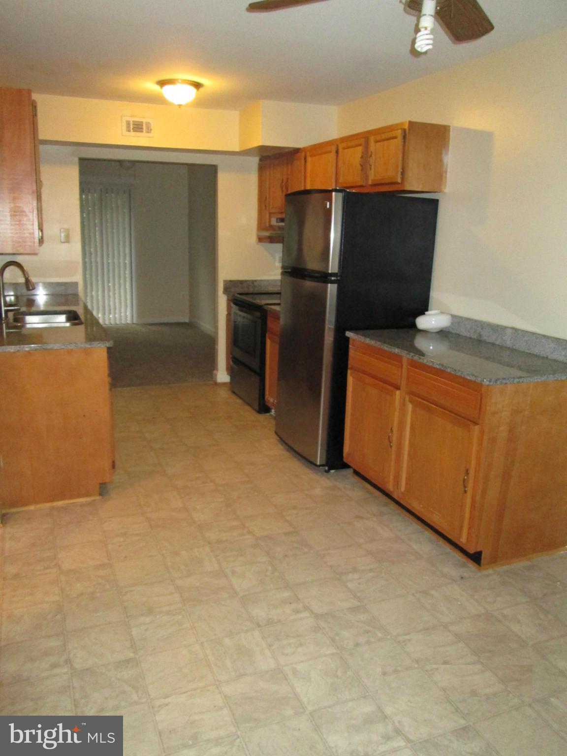 GLASSMANOR - Residential Lease