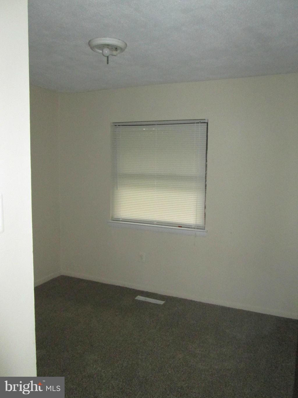 GLASSMANOR - Residential Lease