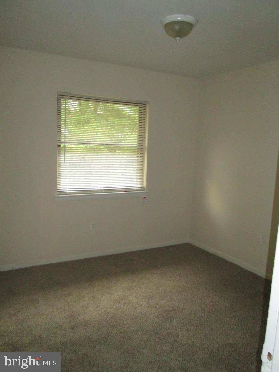 GLASSMANOR - Residential Lease