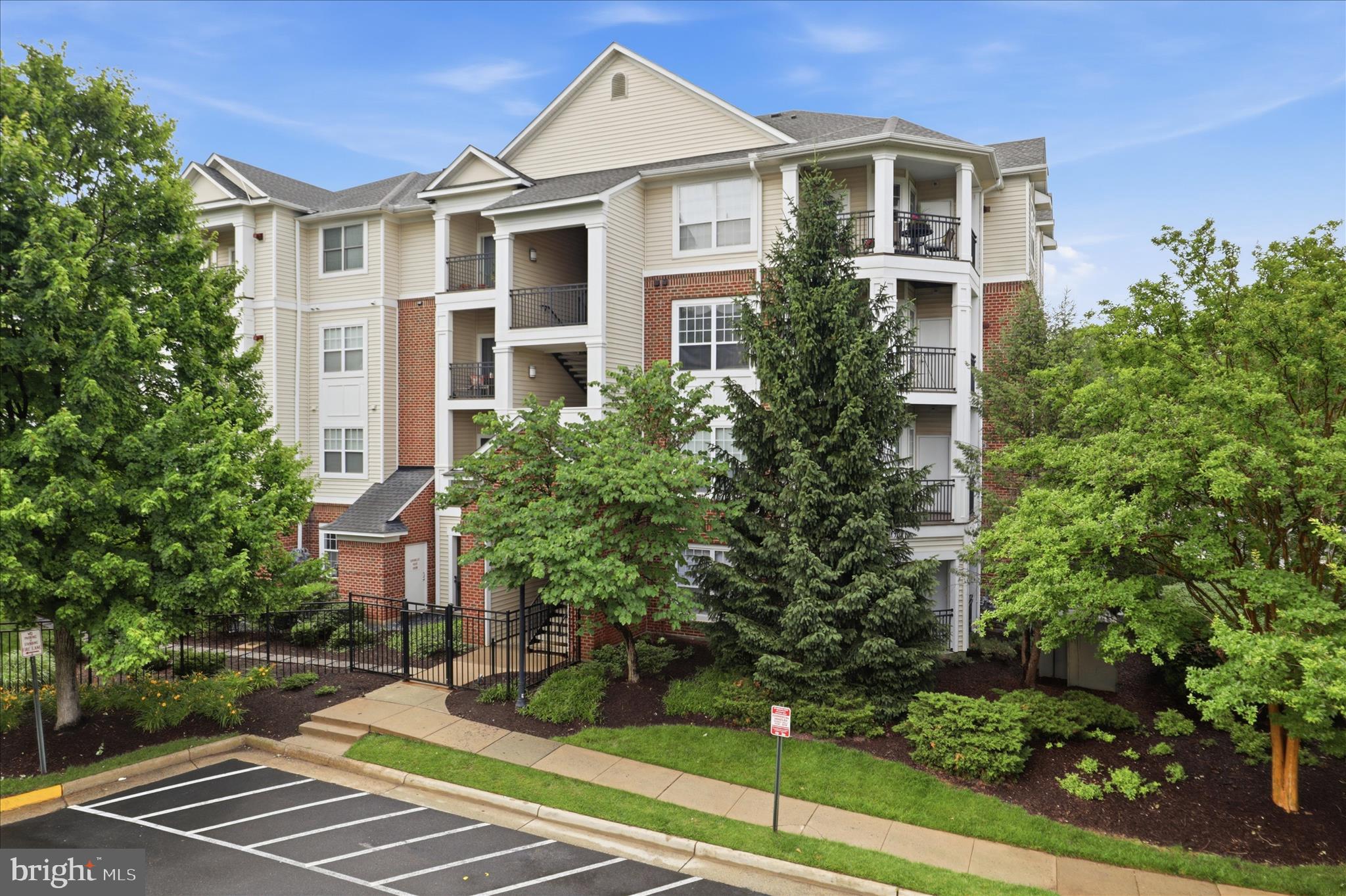 12901 CENTRE PARK CIRCLE 116