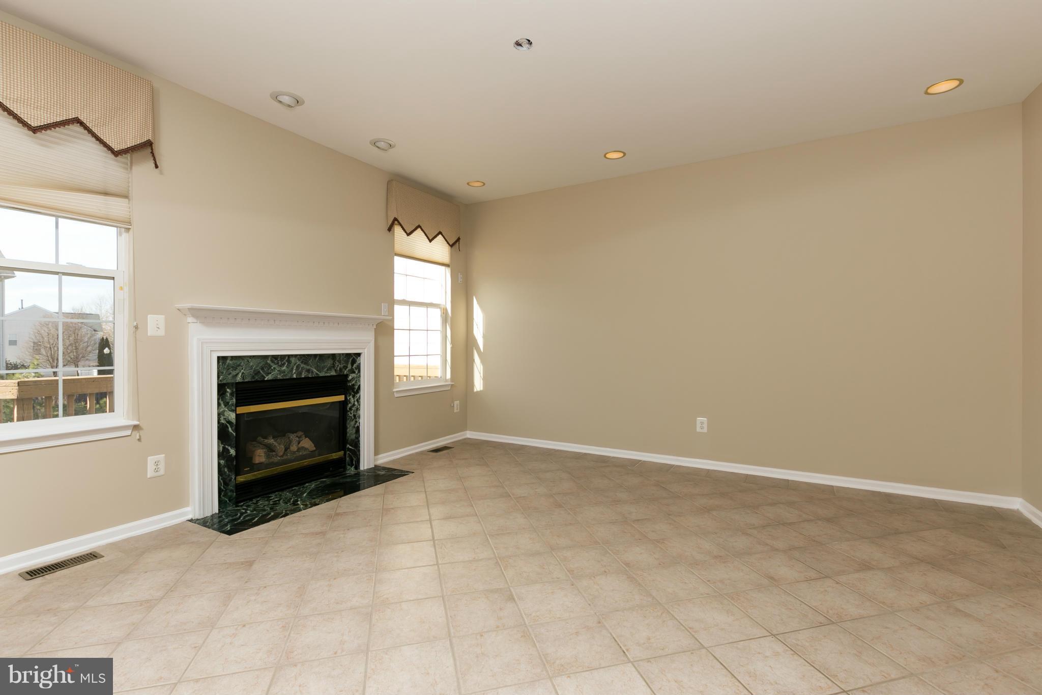 SOUTH RIDING - Residential