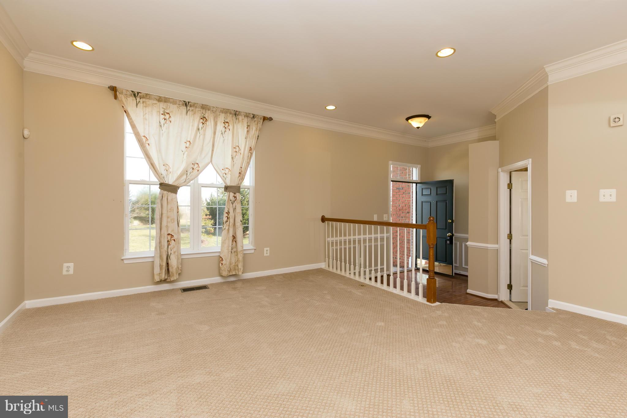 SOUTH RIDING - Residential