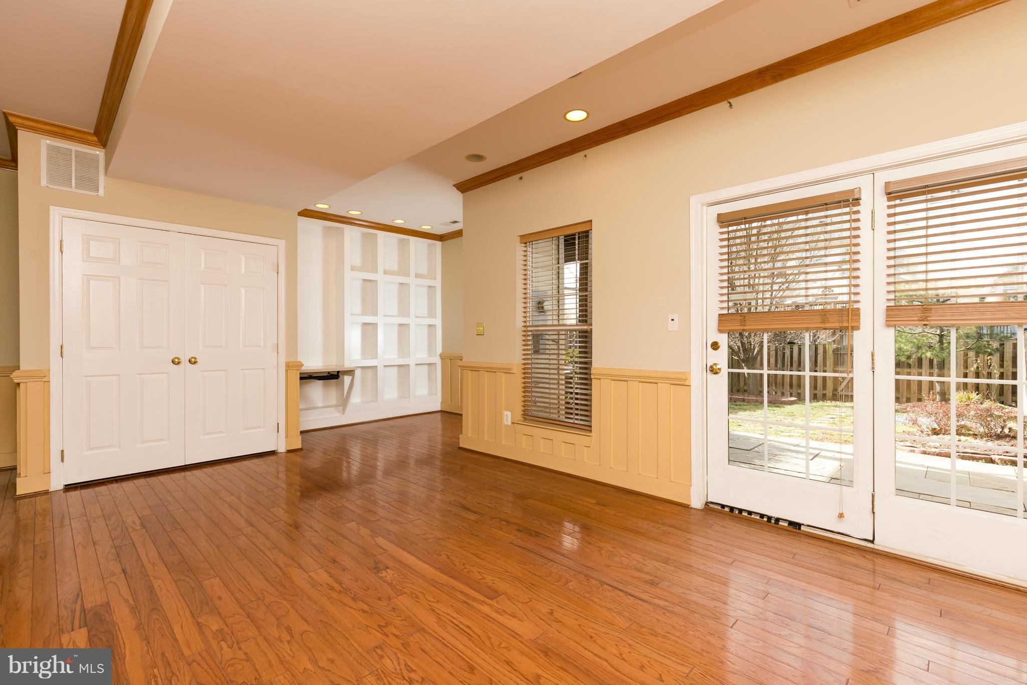 SOUTH RIDING - Residential