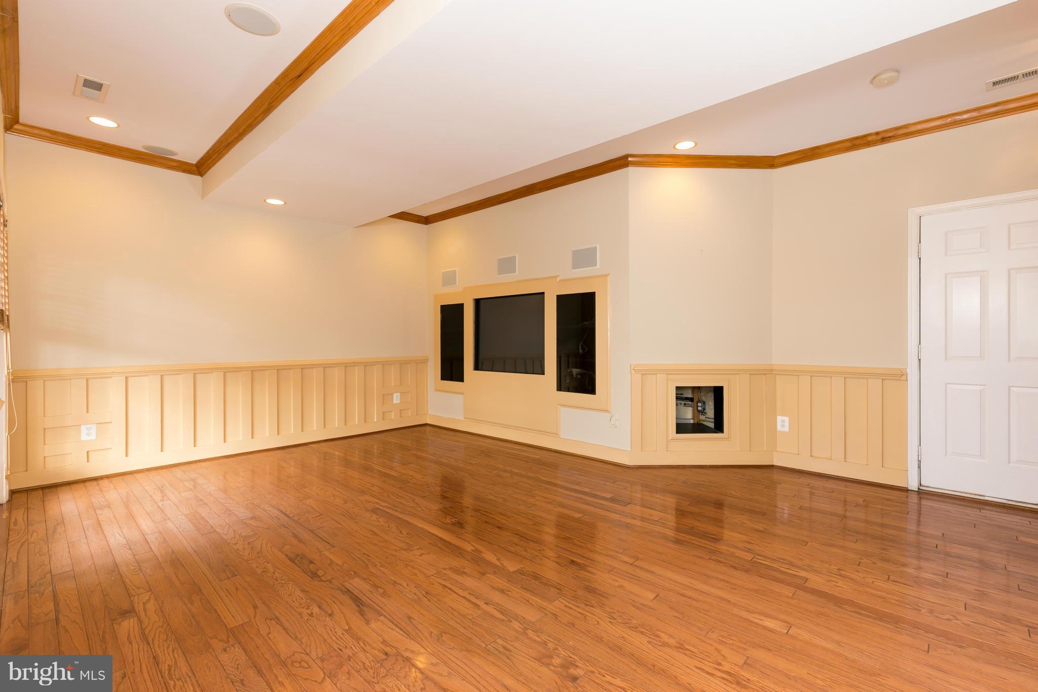 SOUTH RIDING - Residential