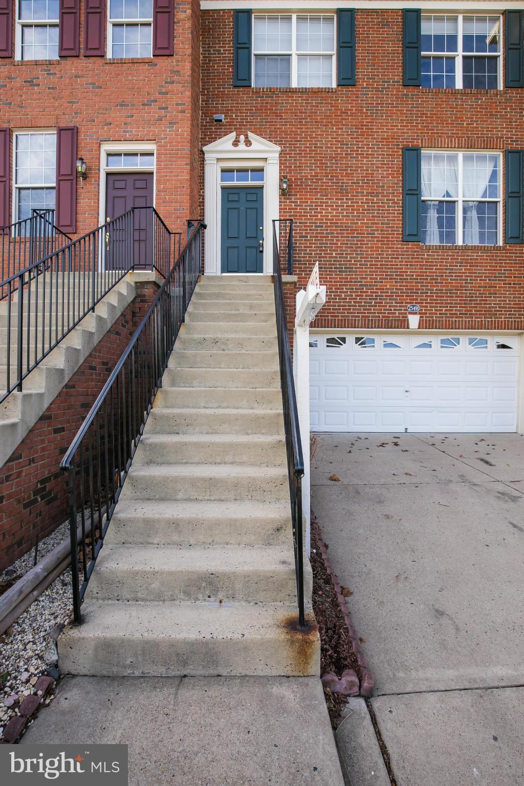 SOUTH RIDING - Residential