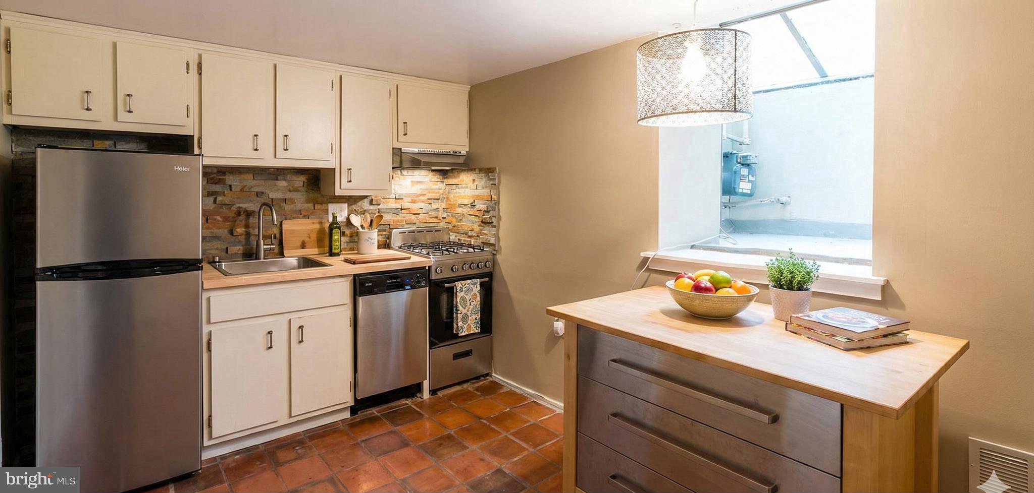 745 S 5TH STREET R 1