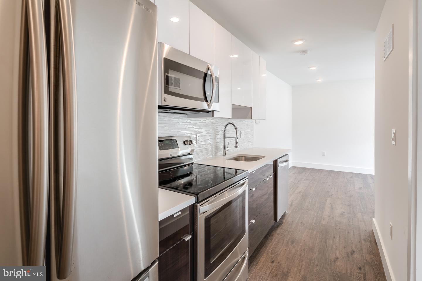 POINT BREEZE - Residential Lease