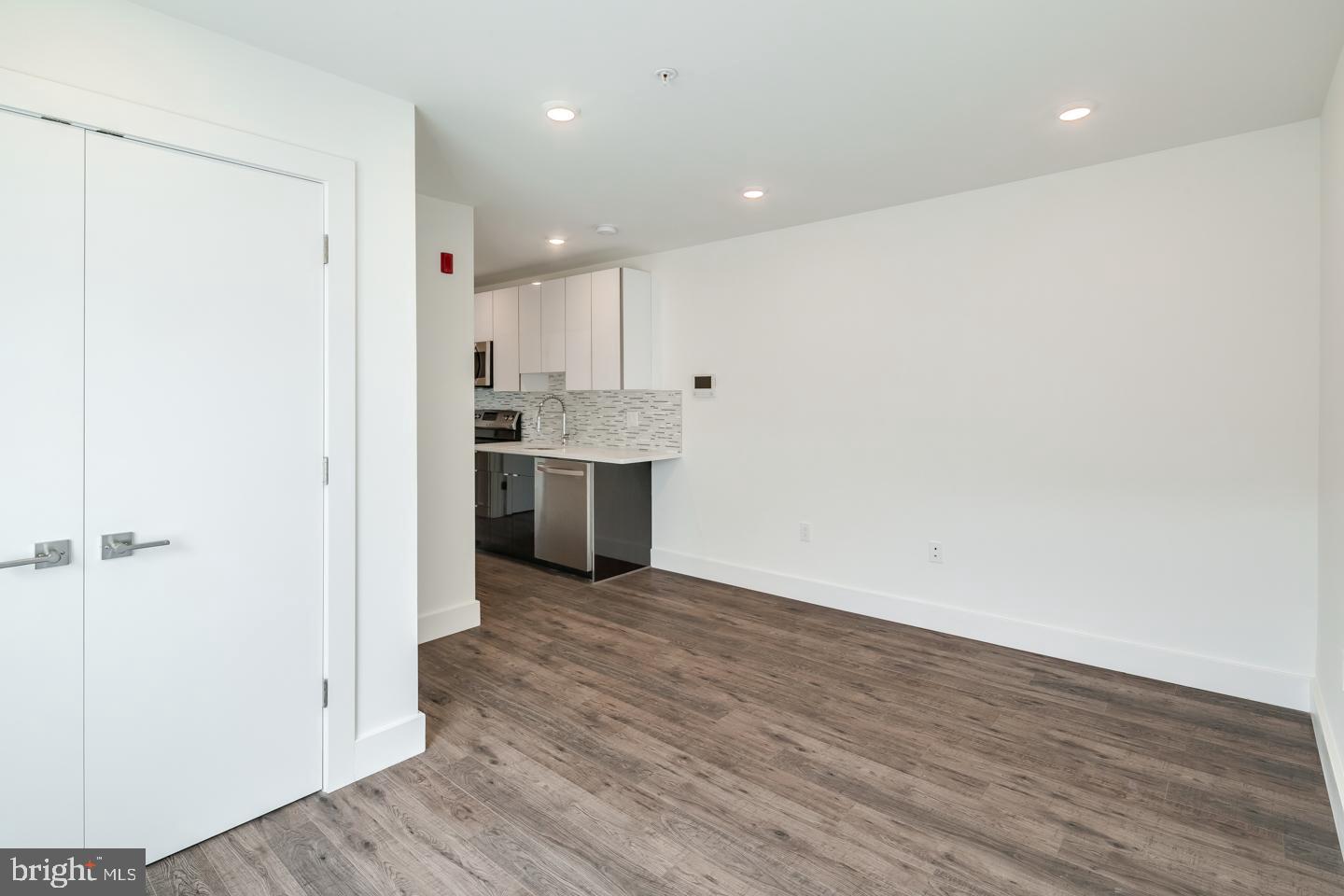POINT BREEZE - Residential Lease