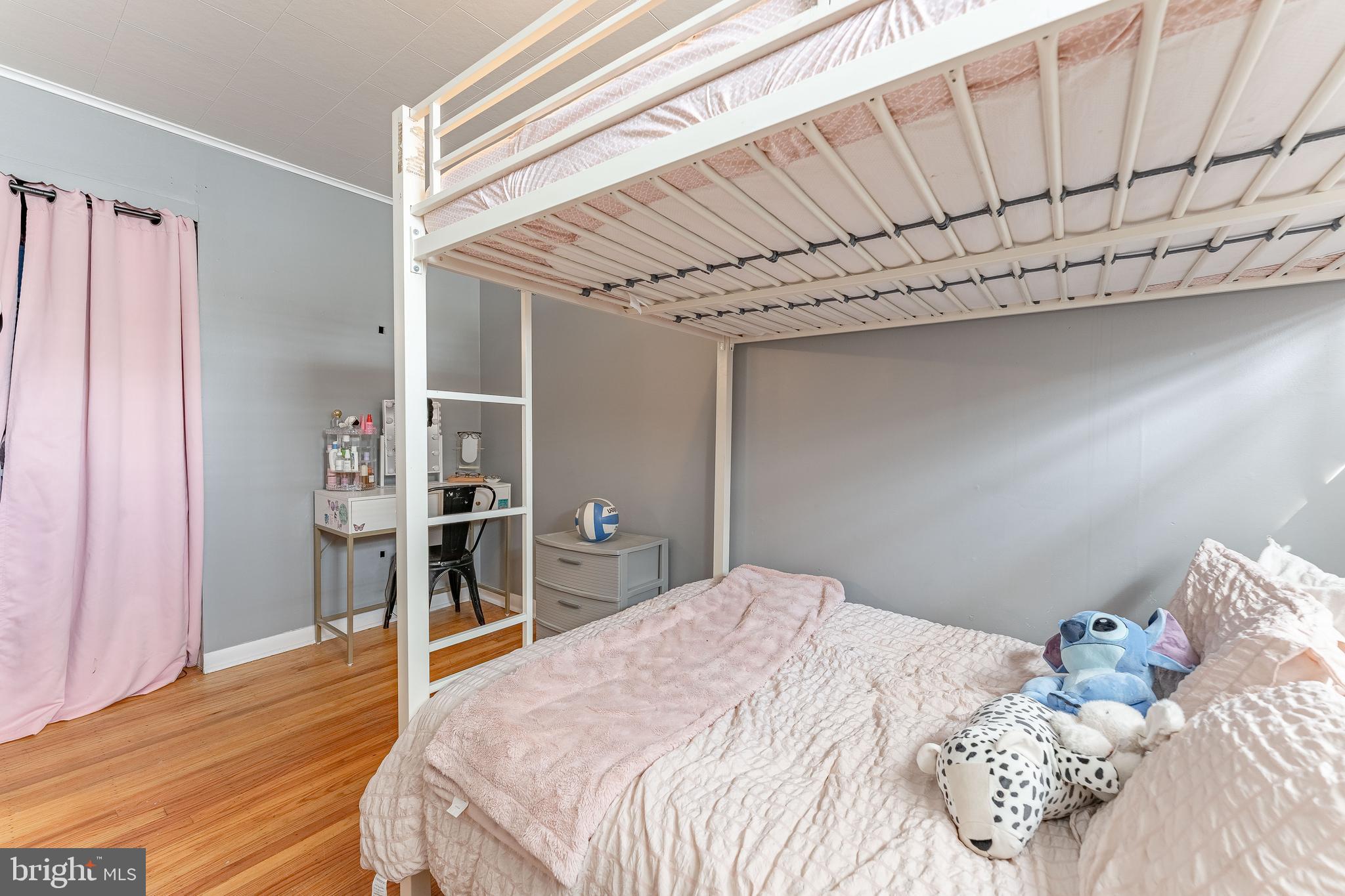 LEEDOM ESTS - Residential