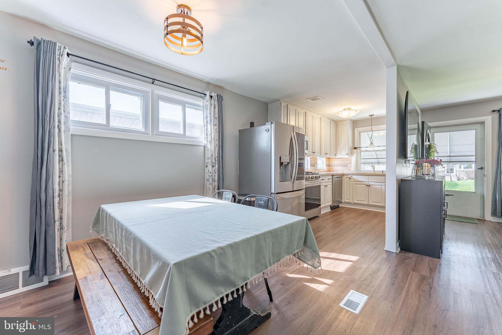 LEEDOM ESTS - Residential