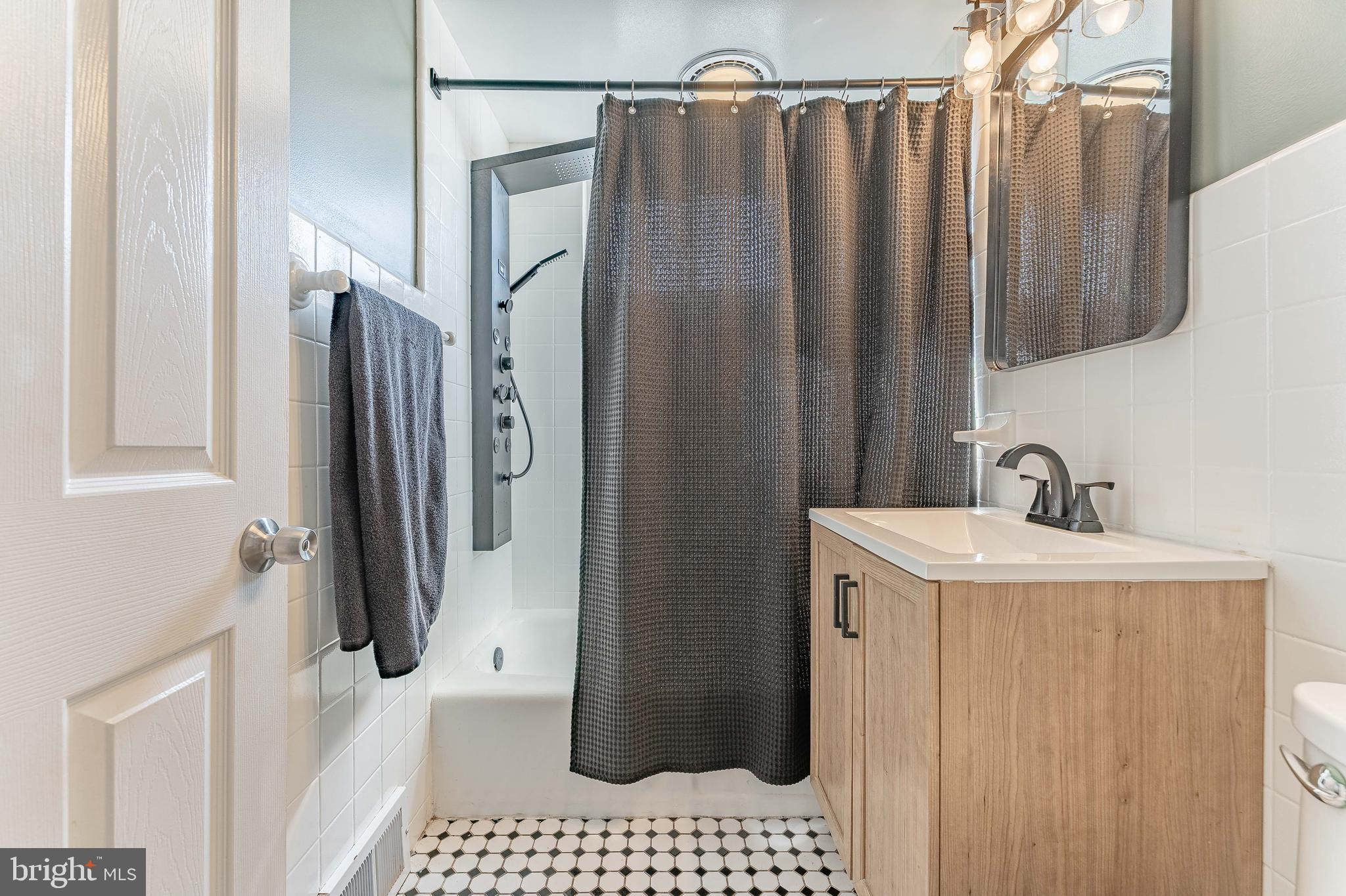 LEEDOM ESTS - Residential