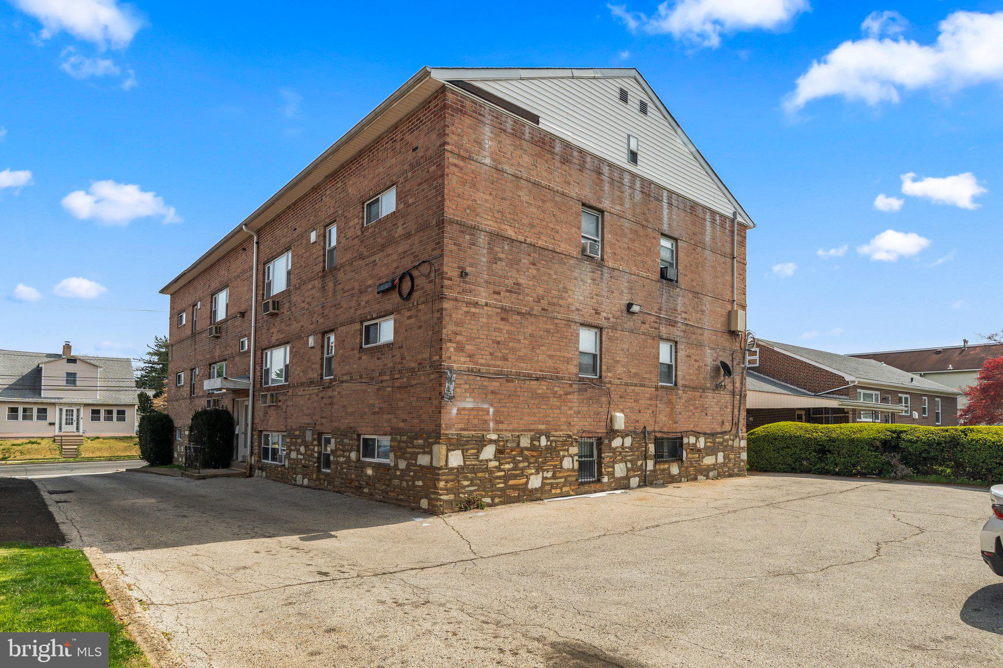 RHAWNHURST - Residential Lease