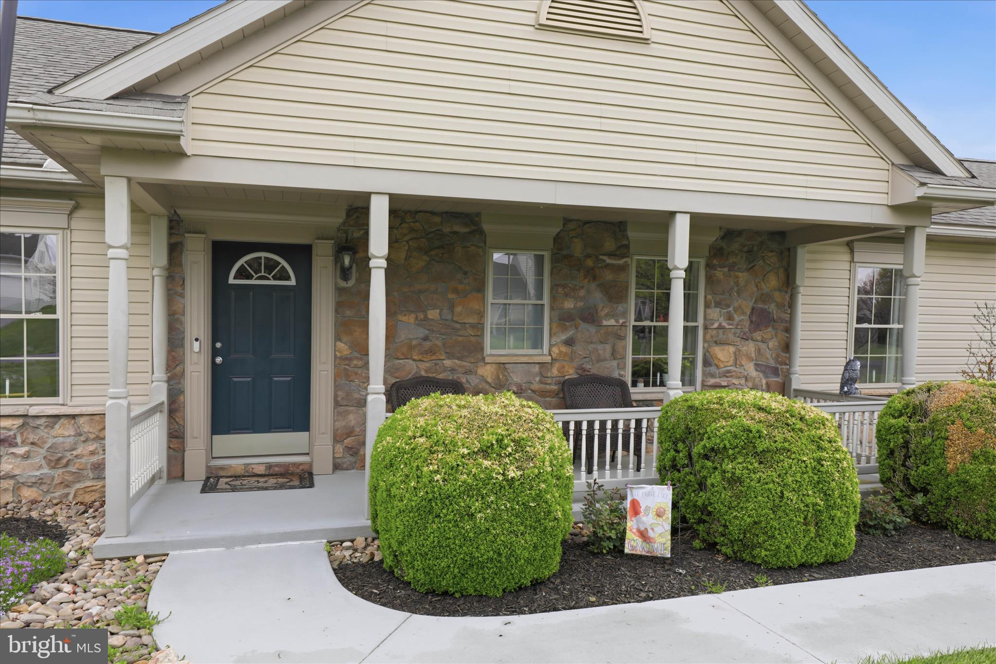 28 FARMINGTON WAY