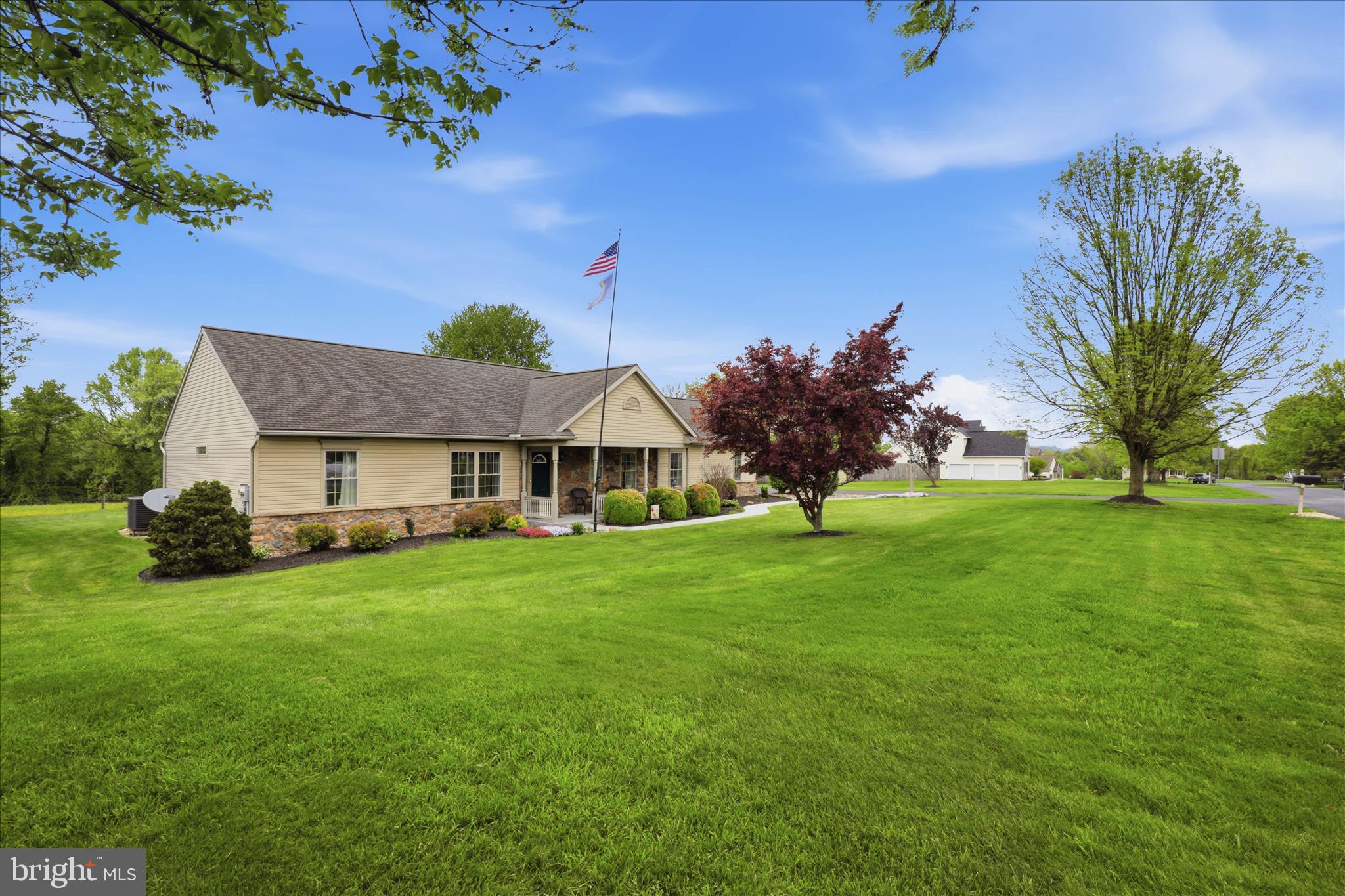 28 FARMINGTON WAY