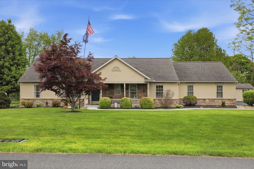 Photo of 28 Farmington Way, NEW PROVIDENCE, PA 17560 (MLS # PALA2086854)