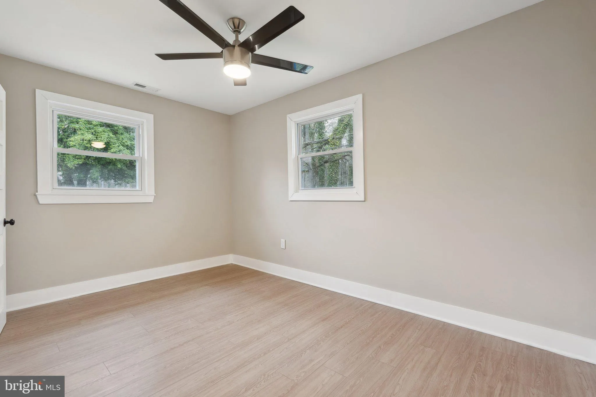 Middle River, Maryland 21220, United States, 4 Bedrooms Bedrooms, ,3 BathroomsBathrooms,Residential,Pending,103886