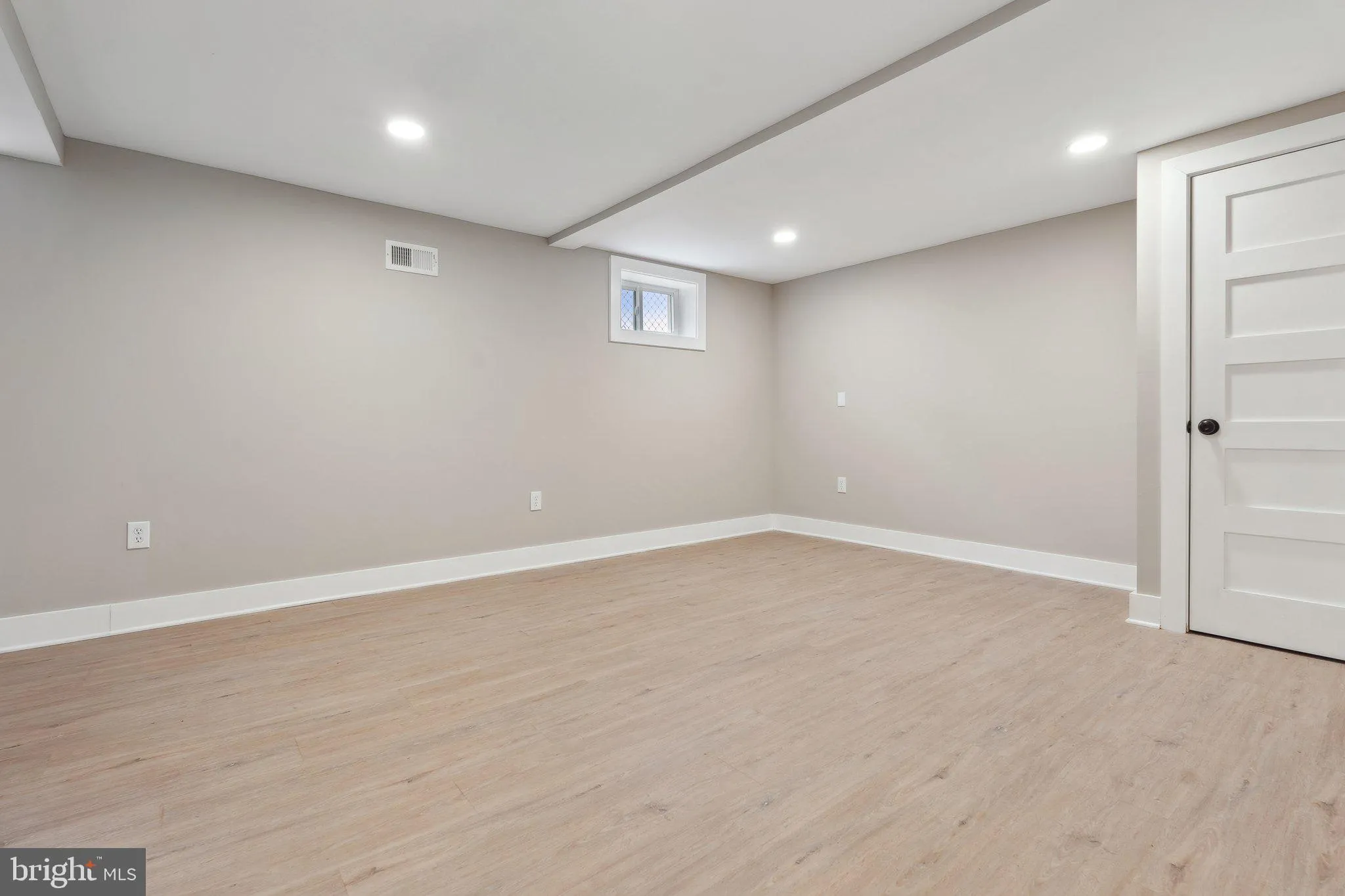 Middle River, Maryland 21220, United States, 4 Bedrooms Bedrooms, ,3 BathroomsBathrooms,Residential,Pending,103886