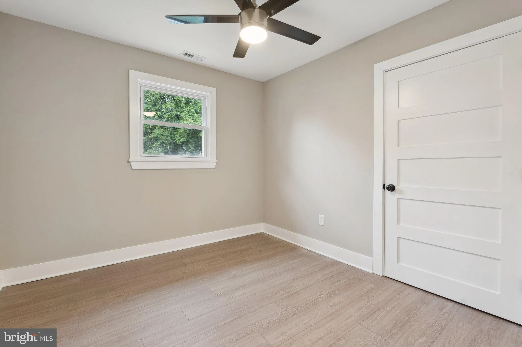 Middle River, Maryland 21220, United States, 4 Bedrooms Bedrooms, ,3 BathroomsBathrooms,Residential,Pending,103886