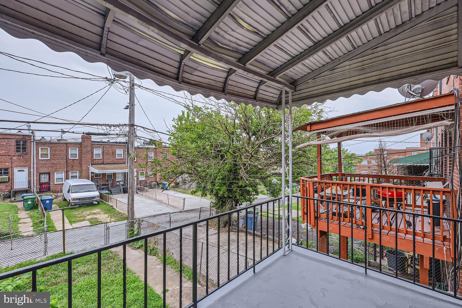 MONTEBELLO - Residential