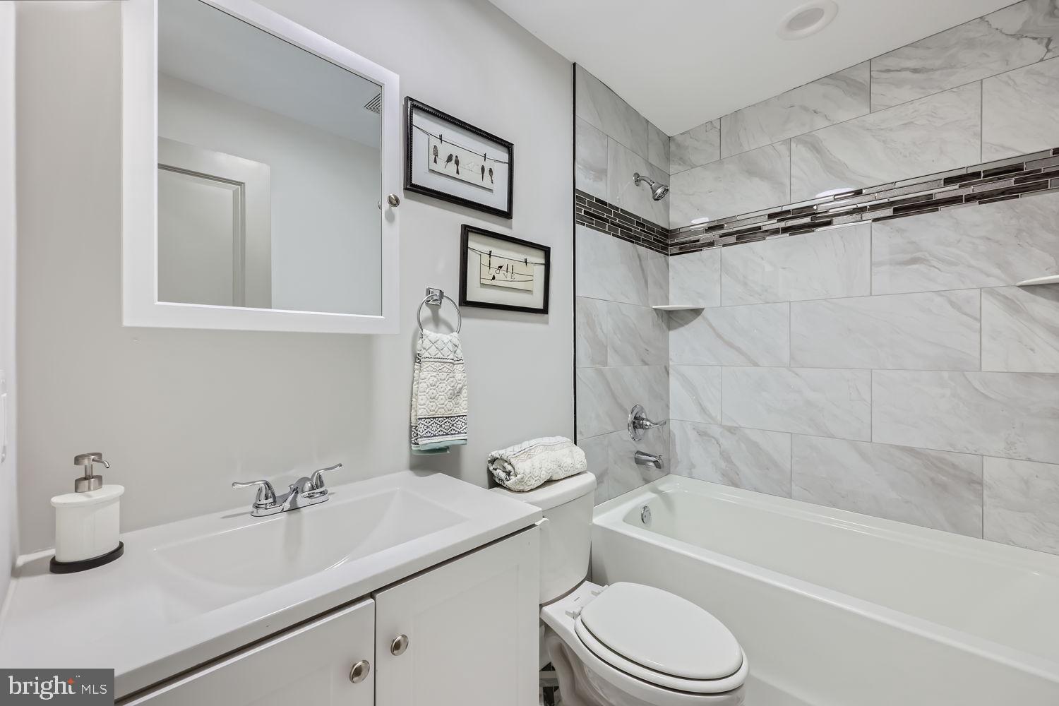 MONTEBELLO - Residential