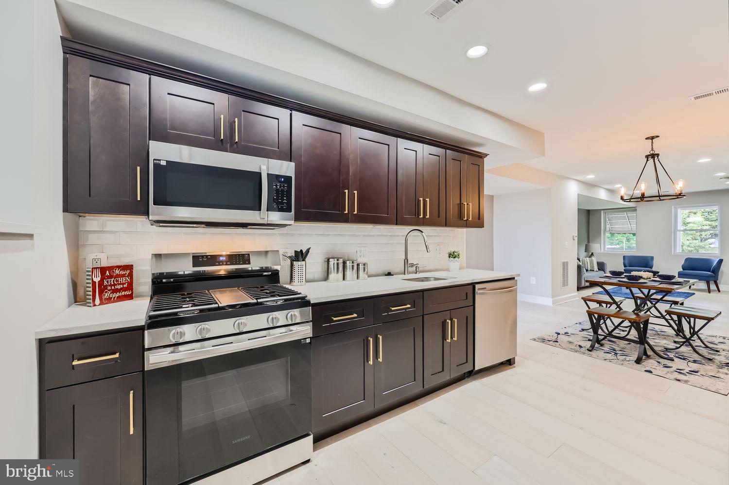 MONTEBELLO - Residential