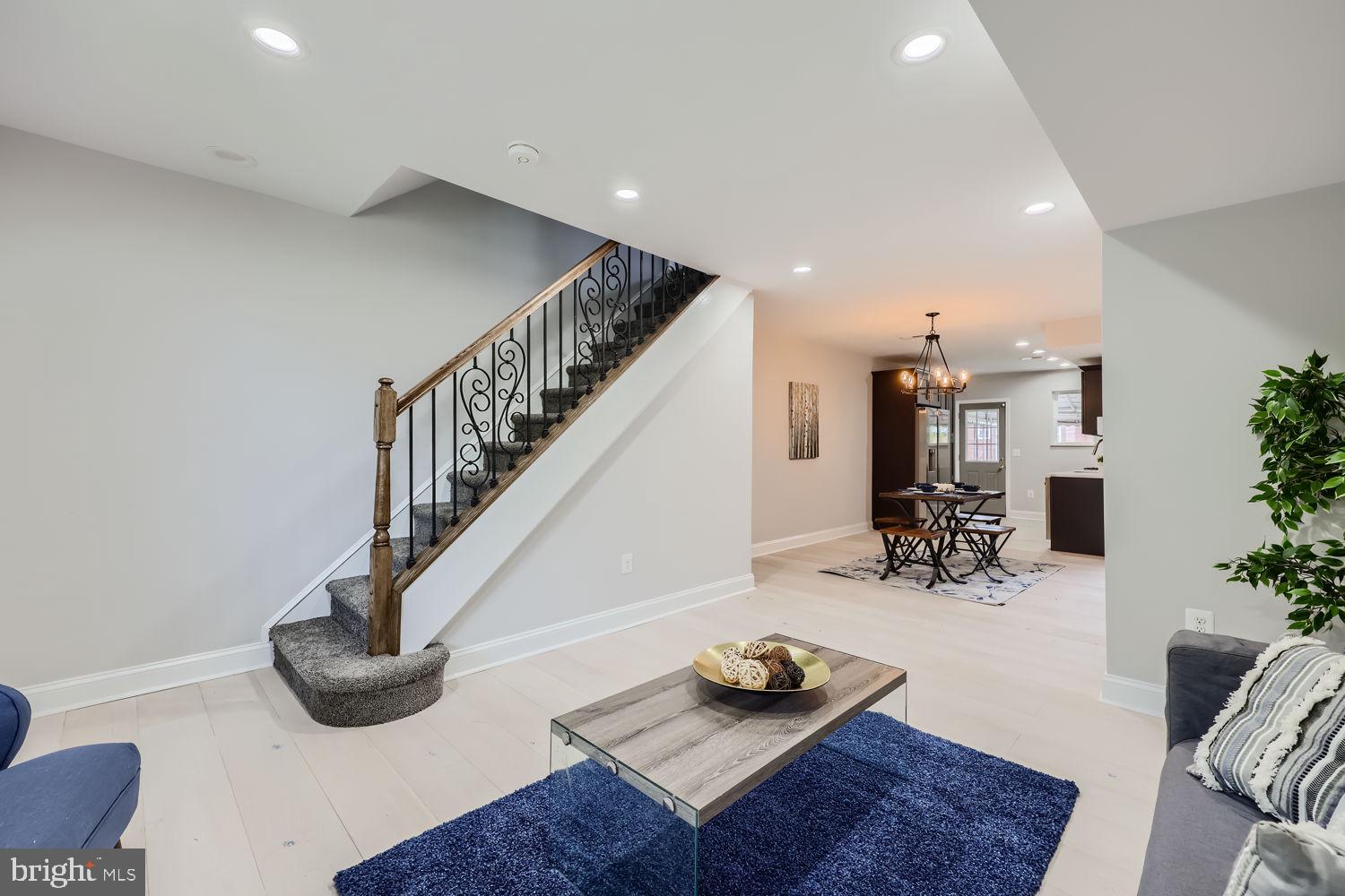 MONTEBELLO - Residential