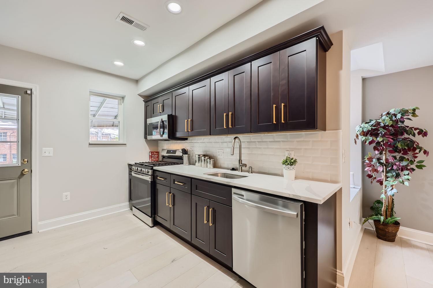 MONTEBELLO - Residential