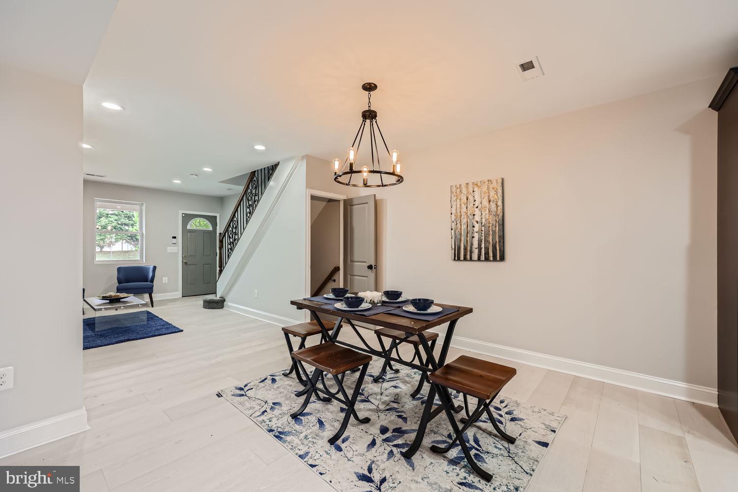 MONTEBELLO - Residential