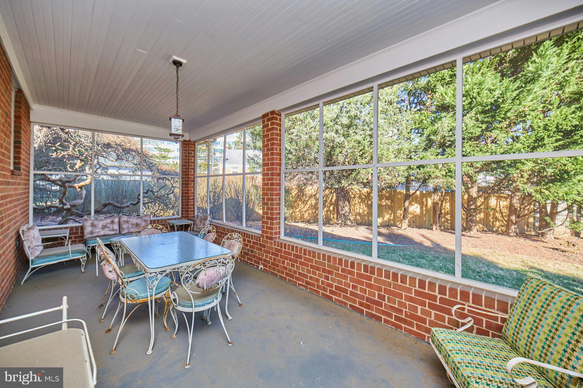 SLEEPY HOLLOW - Residential