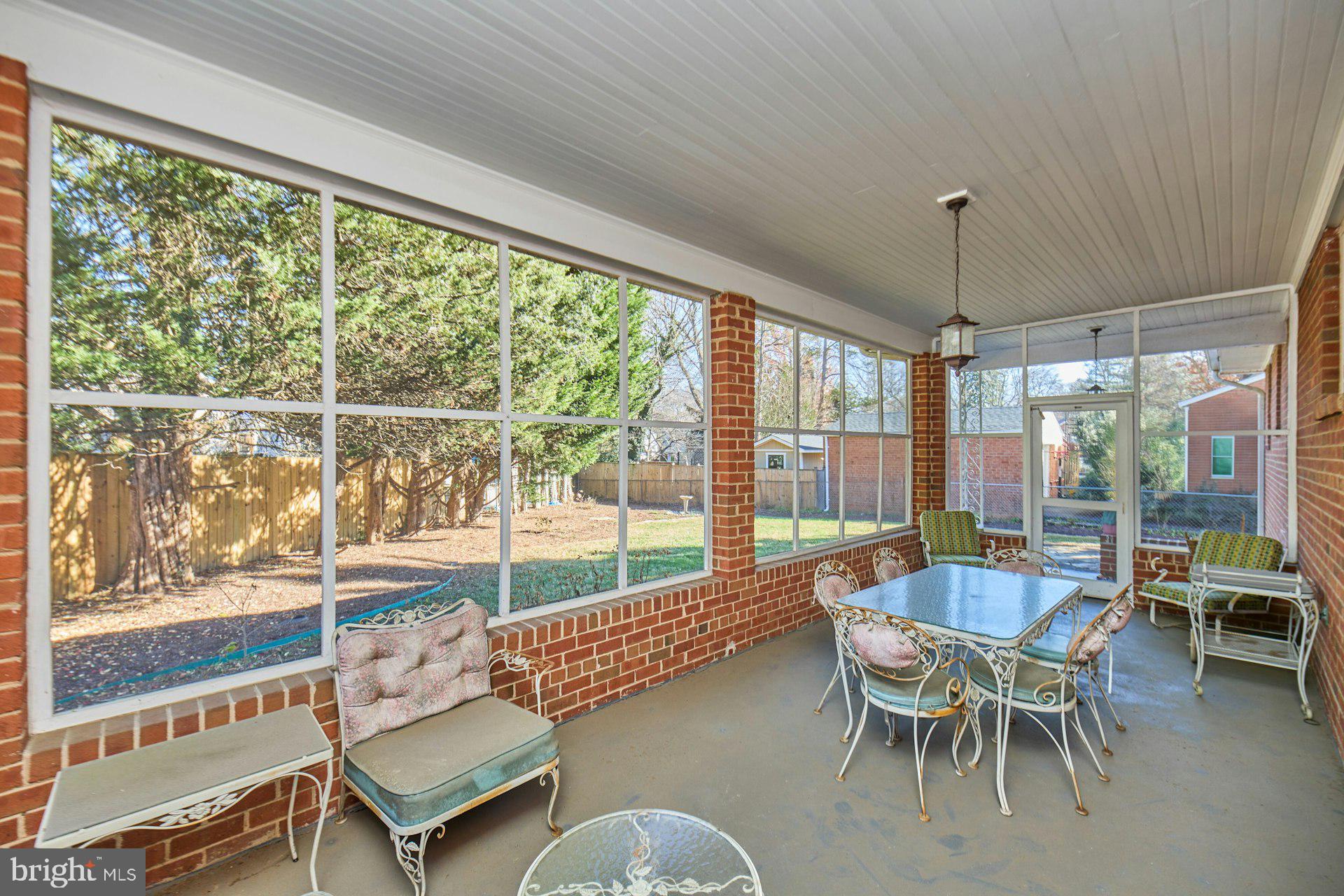 SLEEPY HOLLOW - Residential