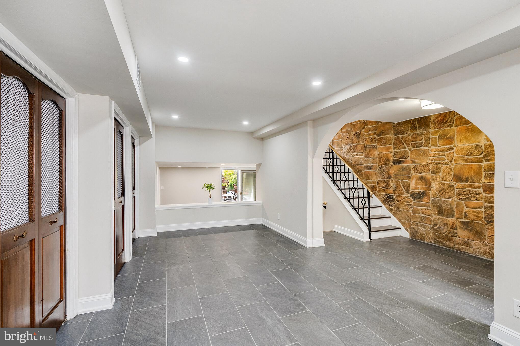 WHITMAN - Residential