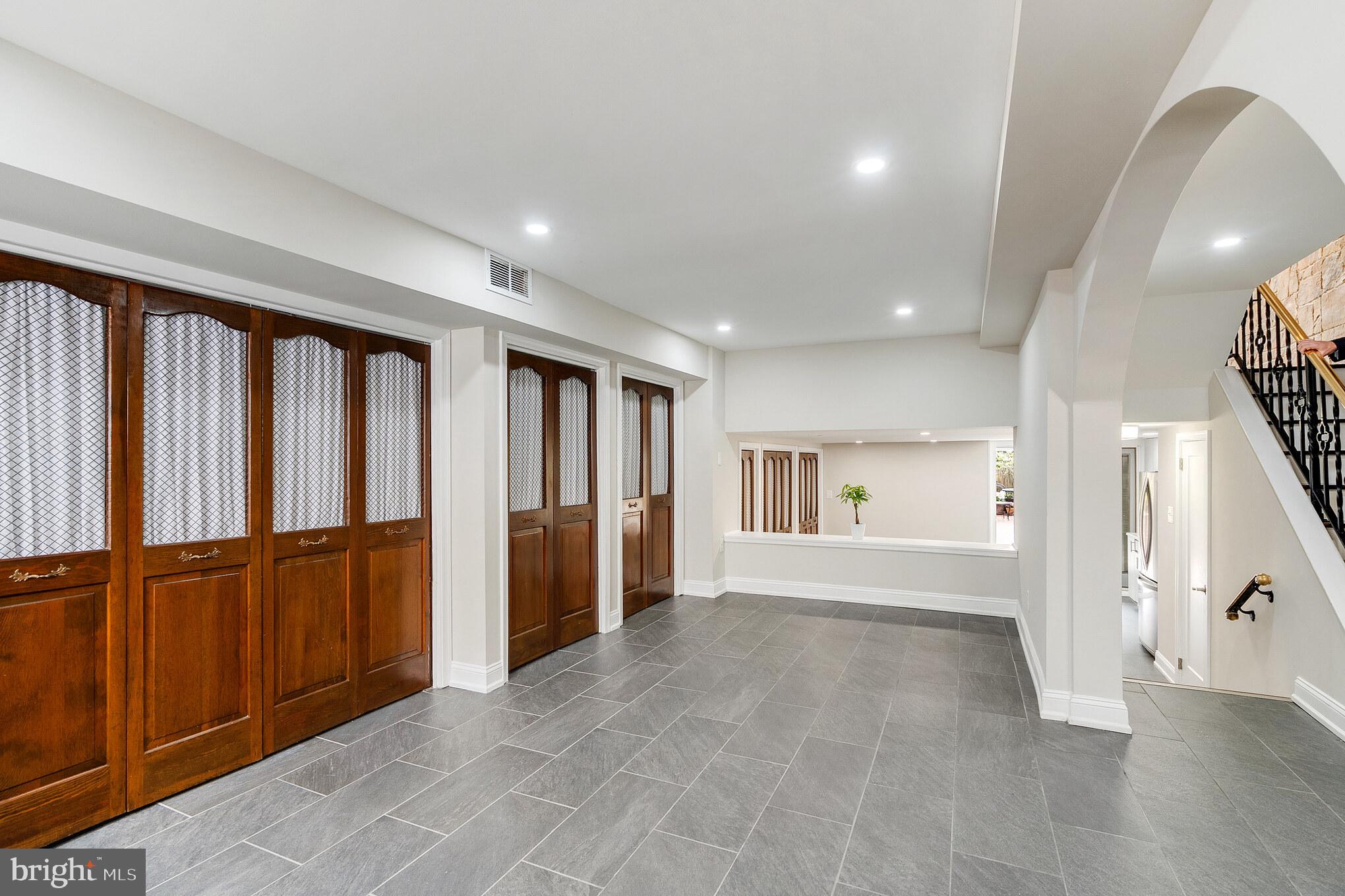 WHITMAN - Residential