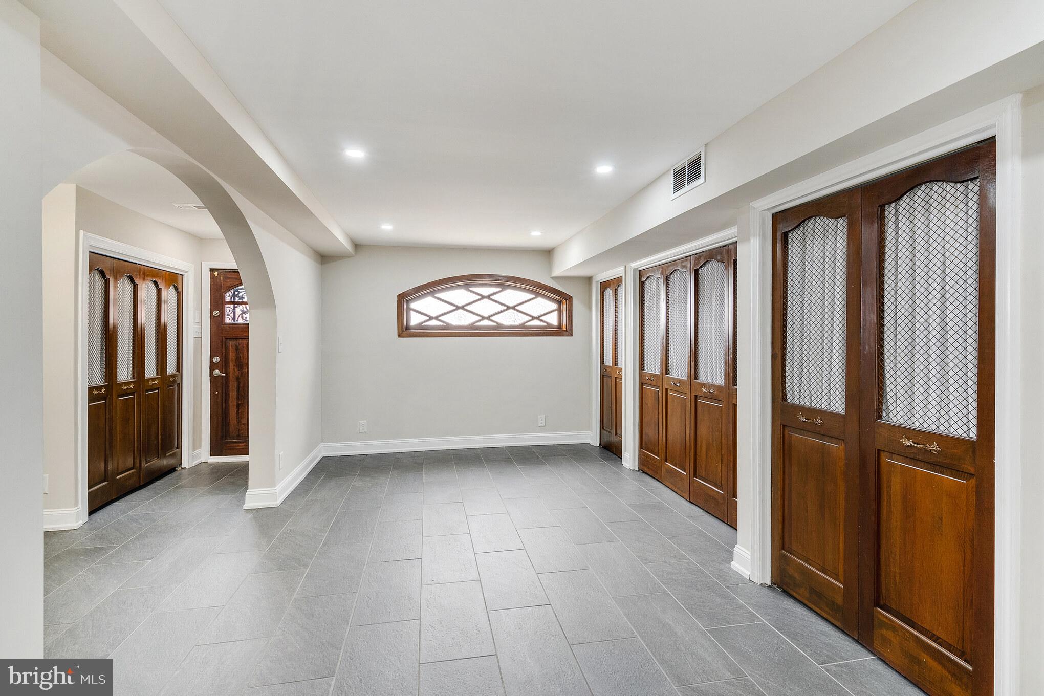 WHITMAN - Residential