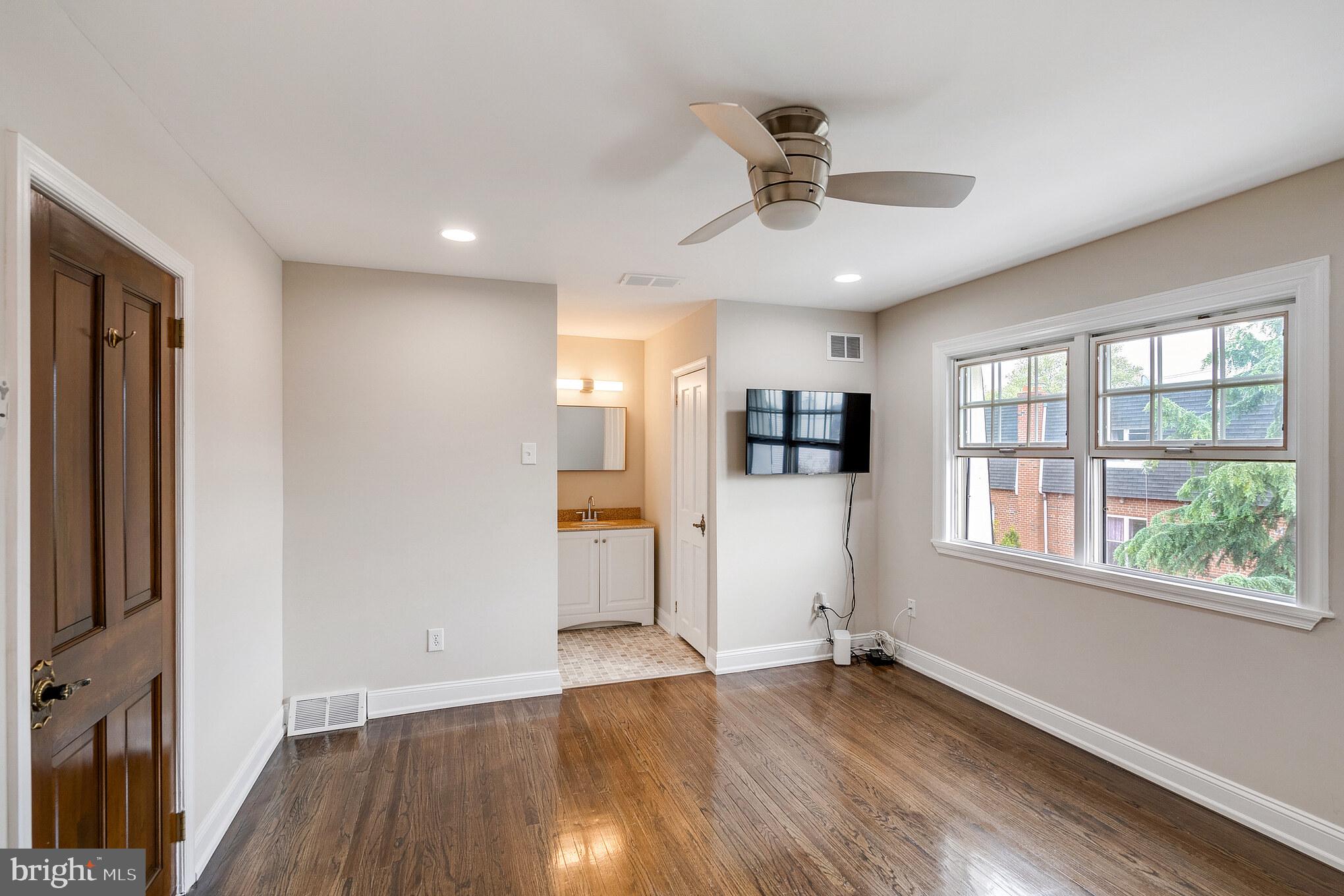 WHITMAN - Residential