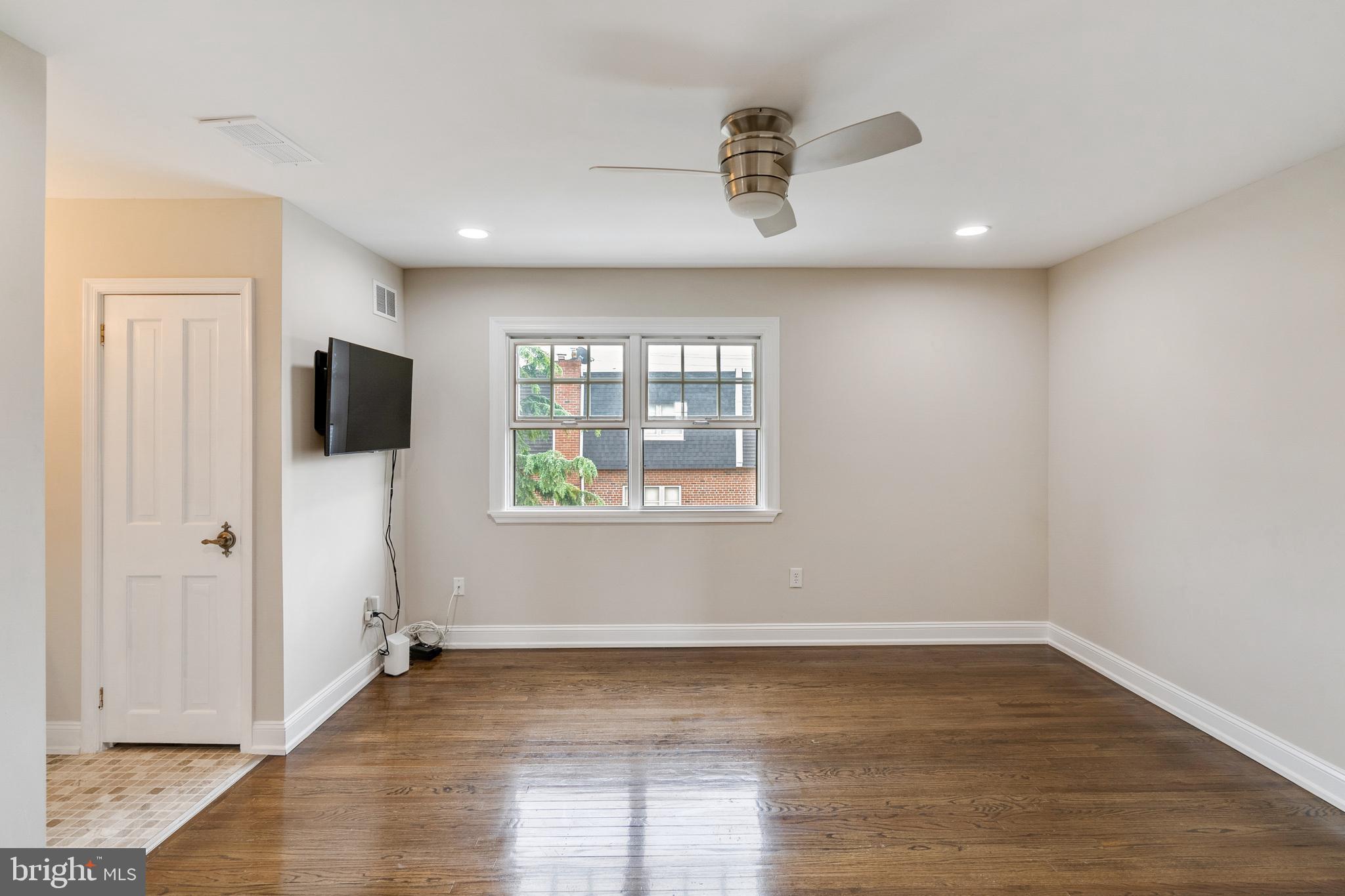 WHITMAN - Residential