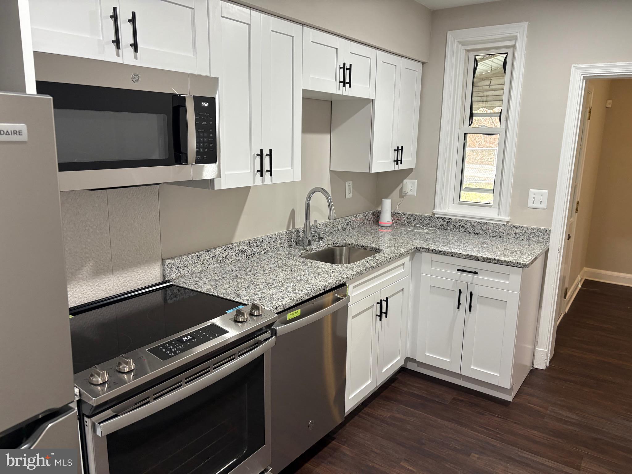 WINDSOR HILLS - Residential
